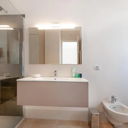 Le Sprizze, Nuovissima Con Vista Mare
